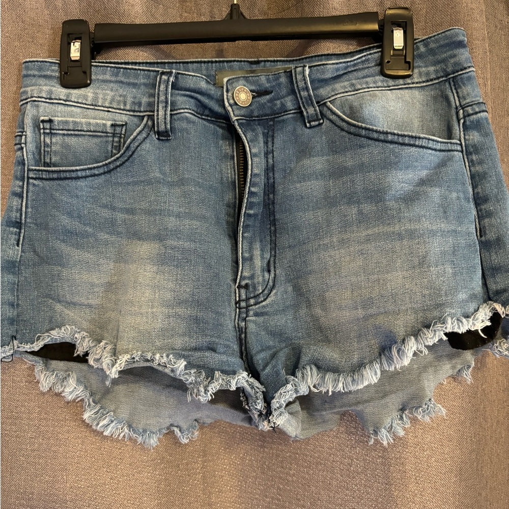 Cut off shorts